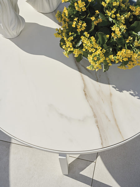 Round Cocktail Table