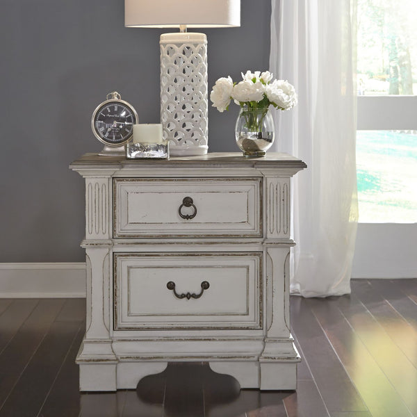 Abbey Park King California Panel Bed, Dresser & Mirror, Night Stand - 520-BR-CPBDMN
