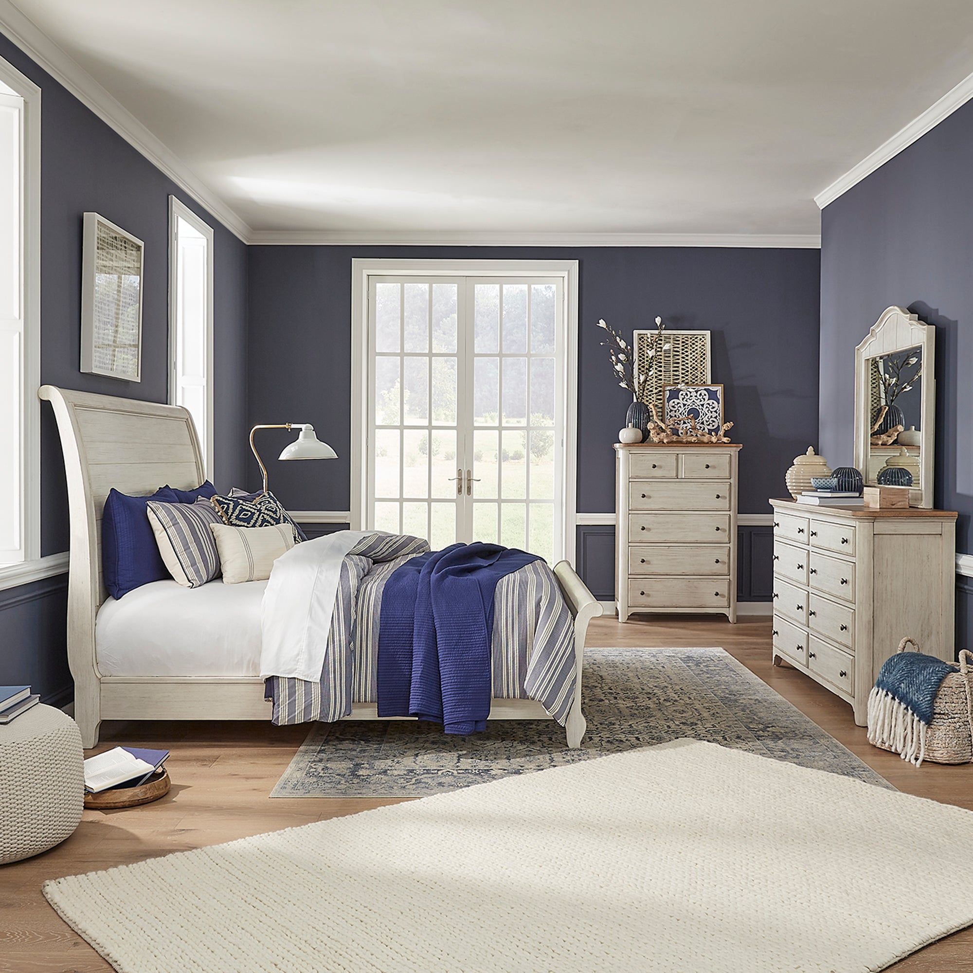 Liberty Furniture 652-BR-QSLDMC Queen Sleigh Bed, Dresser & Mirror, Chest